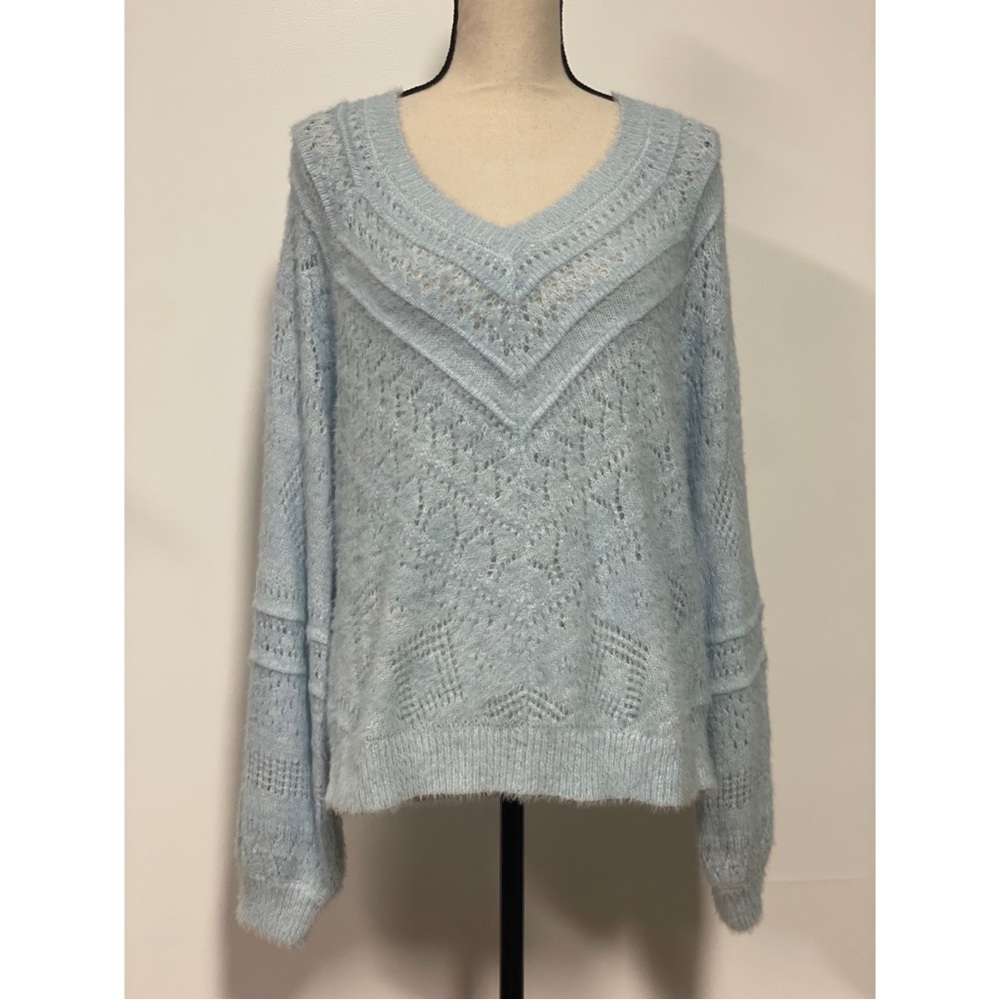 LC Lauren Conrad V-Neck Fuzzy Sweater Blue Size M